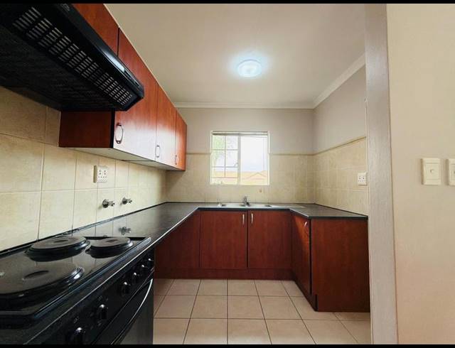 3 BEDROOM PROPERTY TO RENT IN BRENTWOOD PARK